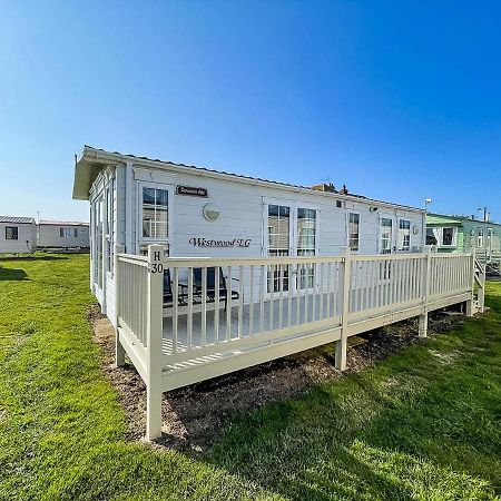 Superb Caravan With Decking Nearby Scratby Beach In Norfolk Ref 50030H Great Yarmouth Dış mekan fotoğraf